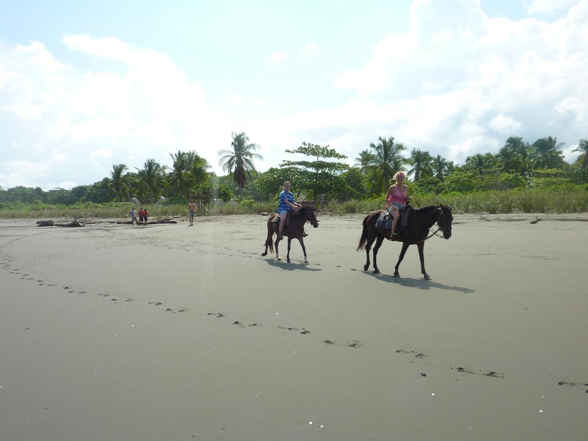 Hostal Pachamama Isla de Canas Екстериор снимка